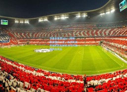 华体会体育app：博斯曼法案三十年，足球转会市场的历史转折点与代表性转会风云