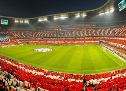 华体会官网-曼联震撼足坛！哈维接掌帅印，世界顶级教头携高薪长约引领重建浪潮