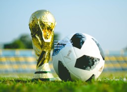 华体会体育-卡兰卡独家披露，皇马内部曾酝酿穆里尼奥回归，谈判终未跨越实质性门槛