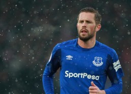 华体会官网-西甲积分榜剧变，巴萨四分优势领跑，皇马狂胜贝蒂斯，马竞憾平丢分