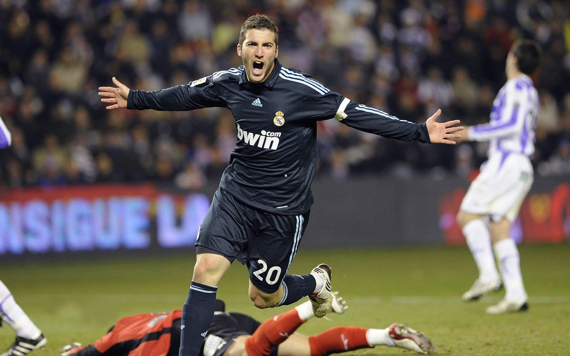 皇马客场激战塔拉韦拉，姆巴佩领衔锋线，新星恩德里克与马斯坦托诺首发闪耀